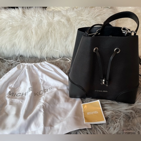 Michael Kors Black Leather Bucket Bag - Picture 5 of 16